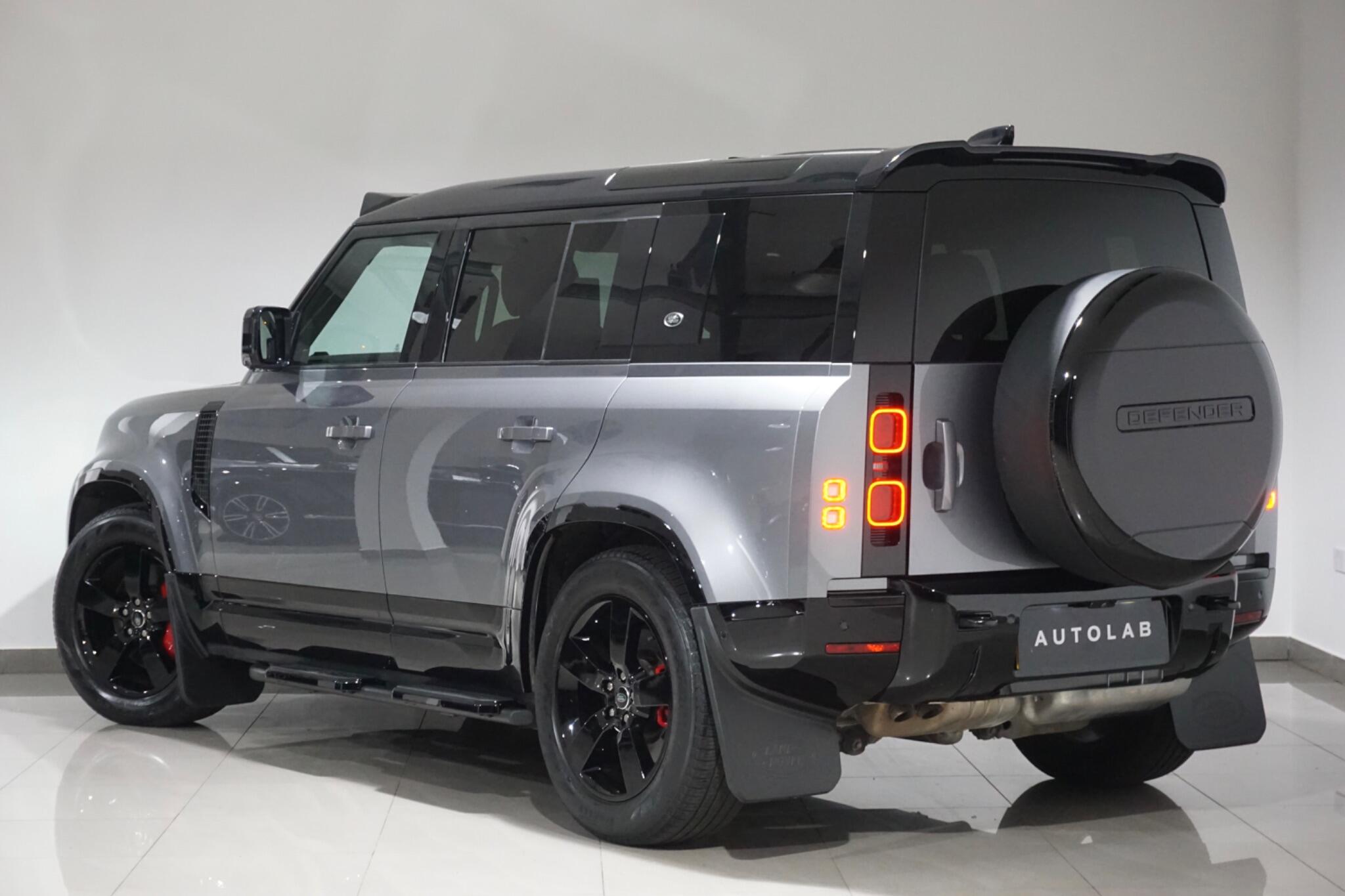 Land Rover Defender 110 3.0 D300 MHEV X-Dynamic SE SUV 5dr Diesel Auto 4WD Euro 6 (s/s) (300 ps)
